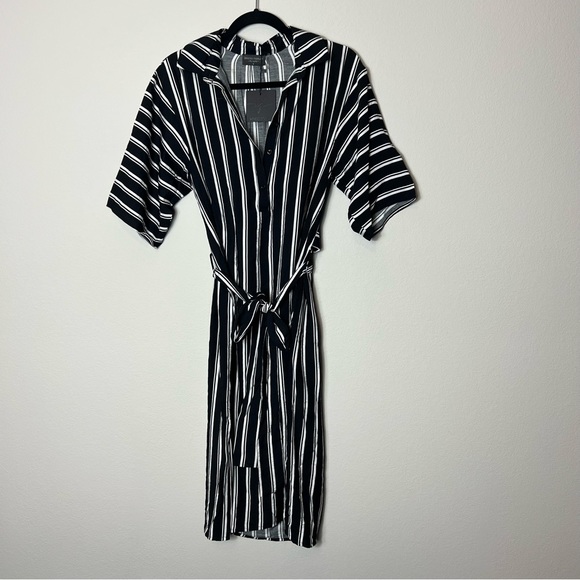 Dress Forum Dresses & Skirts - NWT Dress Forum striped short sleeve button-up dress